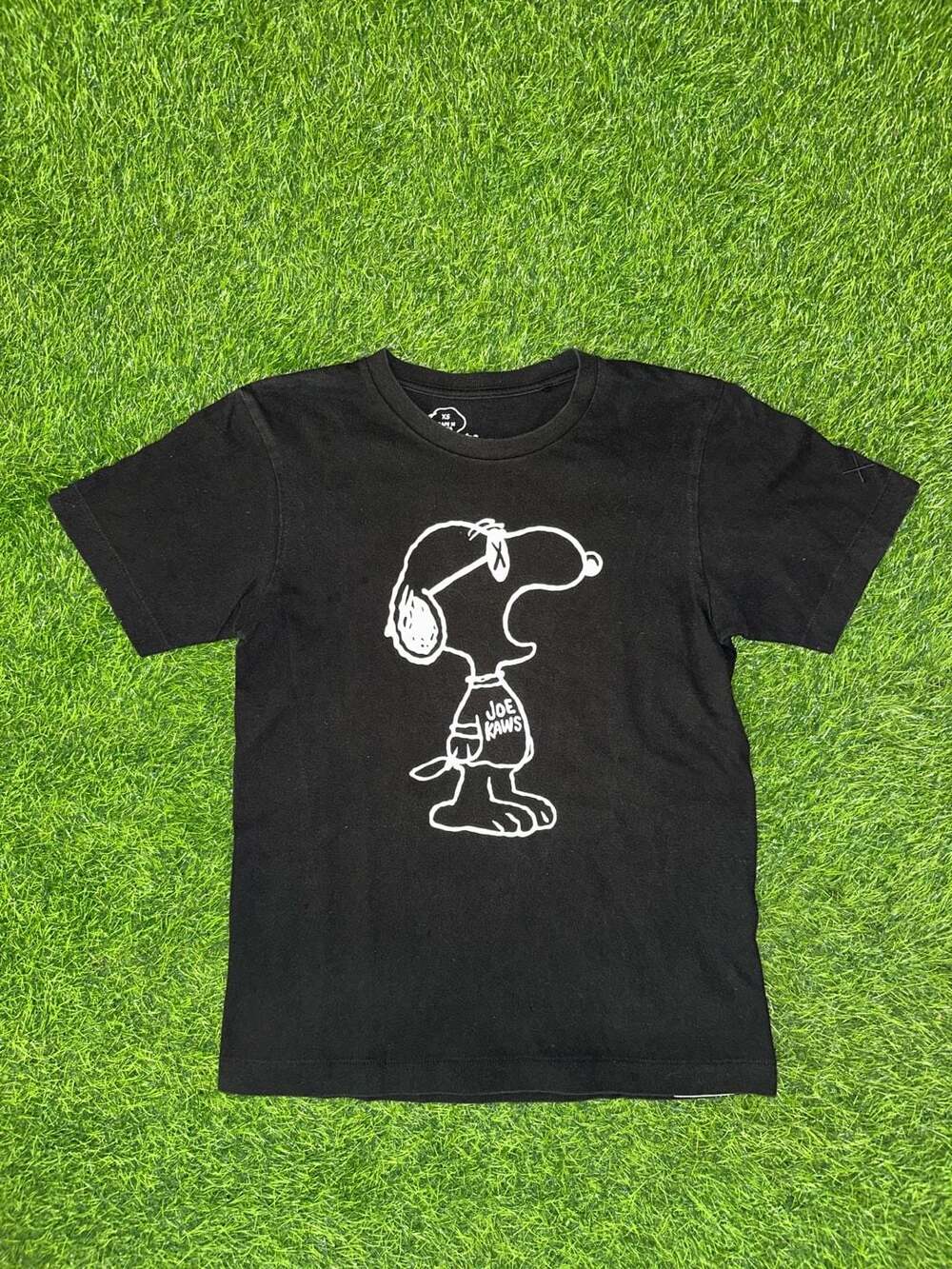 Uniqlo KAWS x Peanuts Snoopy T-Shirt Size XS Black